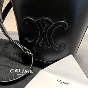Celine Cuir Triomphe bucket bag